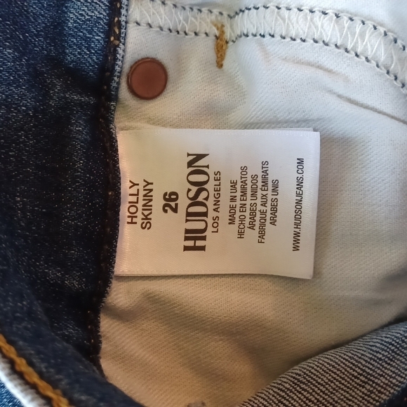 𝅺hudson jeans, size 26." Holly Skinny" Distressed bottoms. Dark and light . - Picture 13 of 16